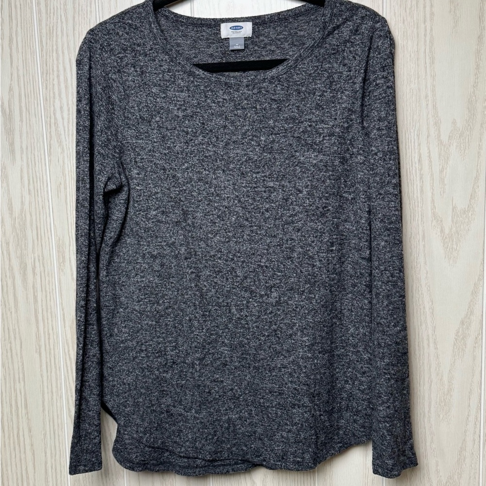 Old Navy Gray Crew Neck Sweater with Relaxed Fit Size M